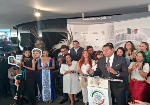 Alejandro Armenta presenta en el Senado la Feria de Puebla y Mundial de Voleibol