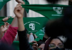Acepta Barbosa que llegó el tiempo de debatir sobre el aborto en Puebla