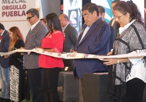 Inaugura Barbosa la Expo Mezcal Orgullo Puebla