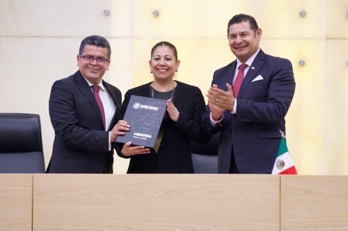 Refrendan Poderes trabajo coordinado en favor de Puebla