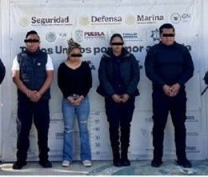 Detienen en Puebla a tres polic&iacute;as por homicidio de dos municipales