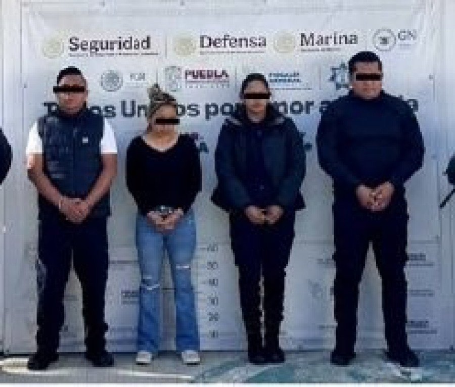 Detienen en Puebla a tres polic&iacute;as por homicidio de dos municipales