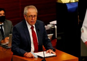 Jorge Alcocer admite desabasto de medicamentos