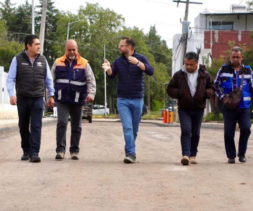 Avanza Gobierno de la Ciudad con rehabilitaci&oacute;n vial en la unidad habitacional Loma Bella