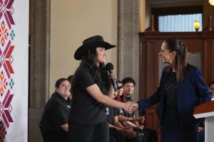 Con M&eacute;xico Canta, los j&oacute;venes cantan por la paz y contra las adicciones: Claudia Sheinbaum