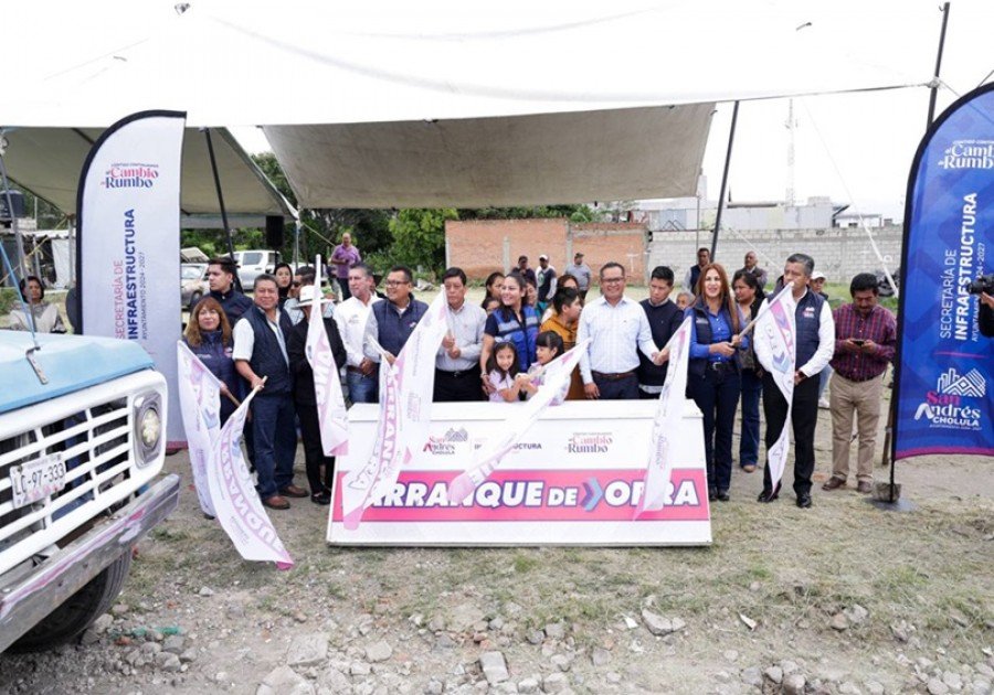 Inicia Lupita Cuautle obra de adoquinamiento en San Bernardino Tlaxcalancingo