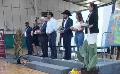 Presentan libro para resguardar la gastronom&iacute;a tradicional de Soltepec