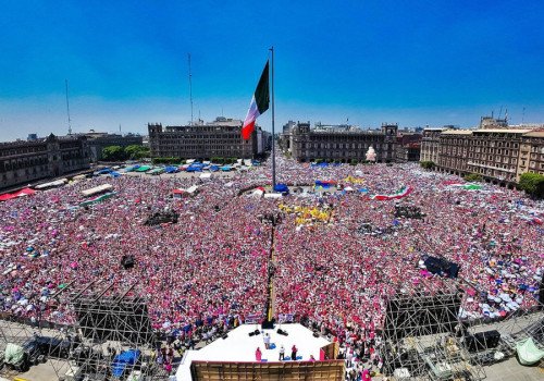 Fiscaliza INE la Marea Rosa en 71 ciudades