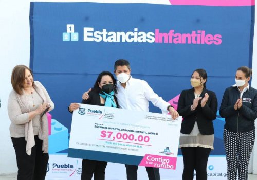 Entrega ayuntamiento estímulos a estancias infantiles de Puebla
