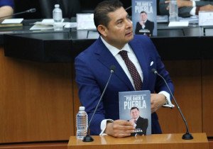 Armenta presenta diagnóstico y soluciones para los problemas de Puebla