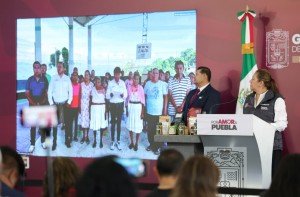 Gobierno Estatal otorga impulso hist&oacute;rico a organizaci&oacute;n comunitaria