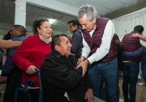 Describen vecinas y vecinos principales necesidades a Pepe Chedraui