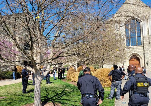 Mueren 3 ni&ntilde;os en tiroteo en escuela privada de Nashville
