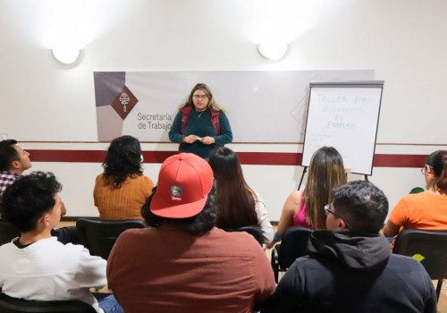 Ampl&iacute;a Secretar&iacute;a de Trabajo Talleres para Buscadores de Empleo