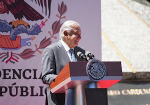 ‘Quien entrega los recursos a extranjeros es traidor a la patria’: AMLO