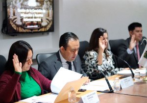 Premian a migrantes destacados en el Congreso de Puebla