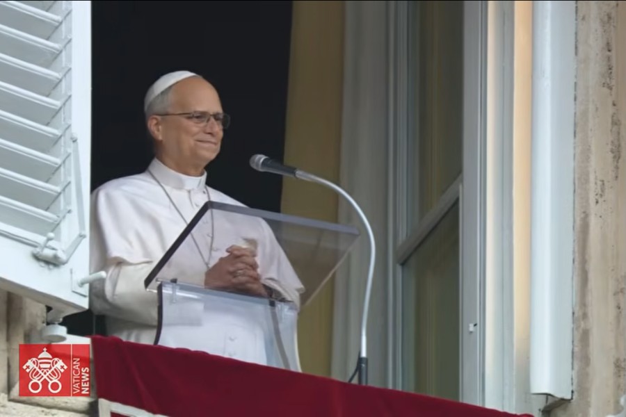 Papa Le&oacute;n XIV encabeza el Angelus y anuncia regreso gradual a sus actividades
