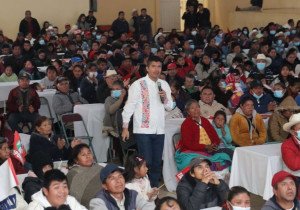 Rivera, testigo de toma de protesta de estructura priista en Zacapoaxtla