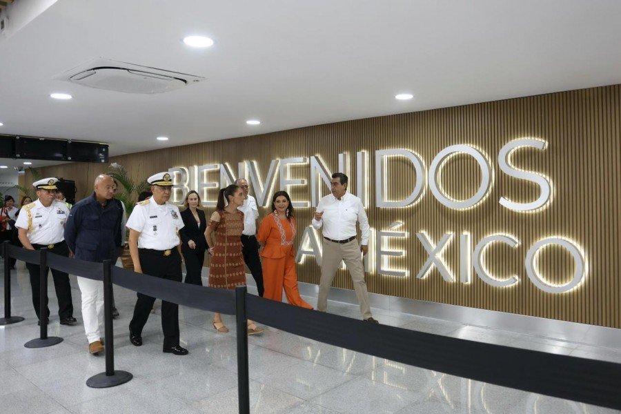 La presidenta Claudia Sheinbaum entrega la primera fase de remodelaci&oacute;n del AICM