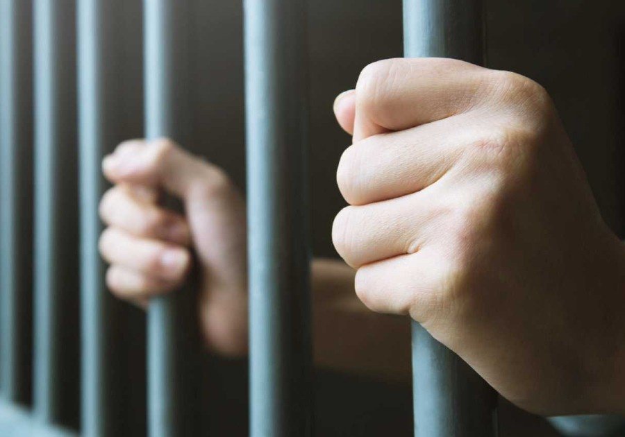 Sentencia de 10 a&ntilde;os de prisi&oacute;n por explotar sexualmente a adolescente