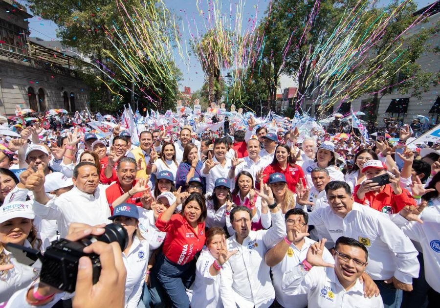 Cierra campaña Eduardo Rivera ante más de 38 mil personas