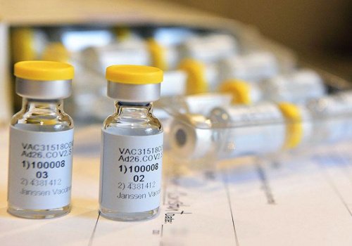 Johnson &amp; Johnson pide autorización de vacuna