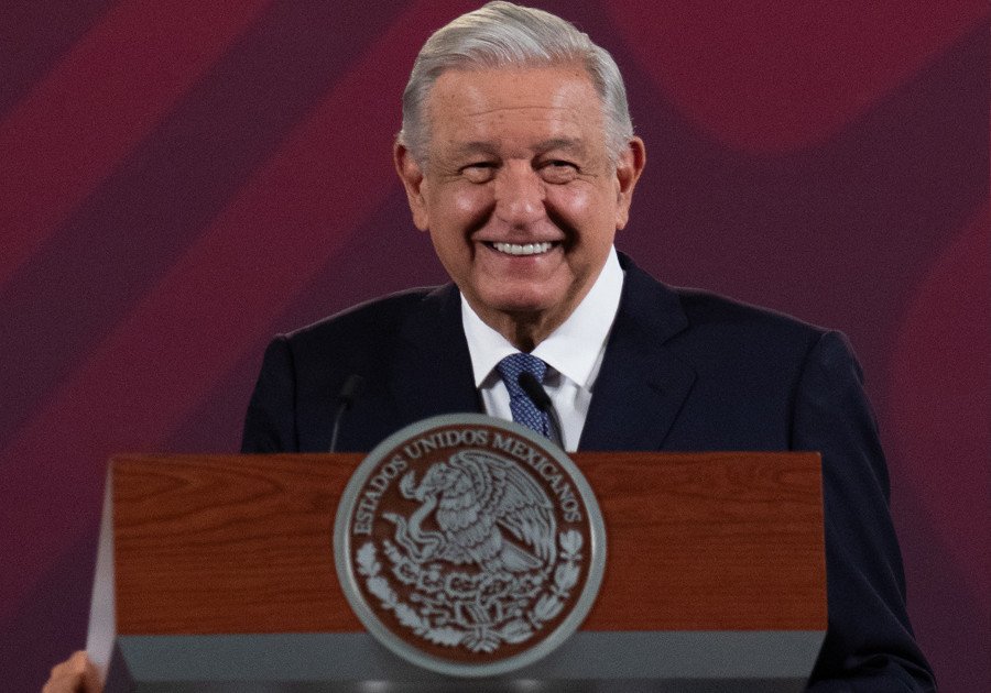 Propone AMLO a concesionarios de ferrocarriles operar trenes de pasajeros en México