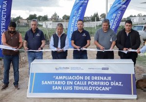 Entrega Mundo Tlatehui ampliación de drenaje en San Luis Tehuiloyocan