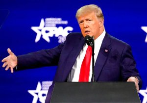Condena Trump política migratoria de Biden