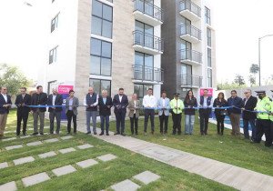 Inauguran Ayuntamiento de Puebla y Canadevi viviendas en Bosques de San Sebastián